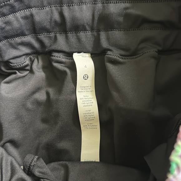 Lululemon shorts - Picture 5 of 11